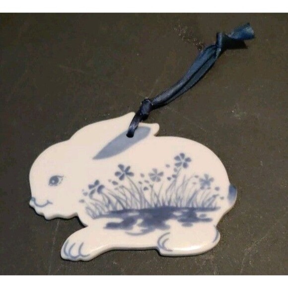Russ Other - Vtg Window Hanging / Ornament Russ Delft Blue White Rabbit Bunny Easter 3 3/4"
